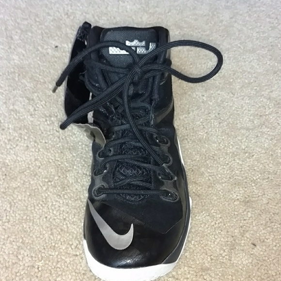 Lebron soilder 8 women's size 9 - Picture 1 of 8